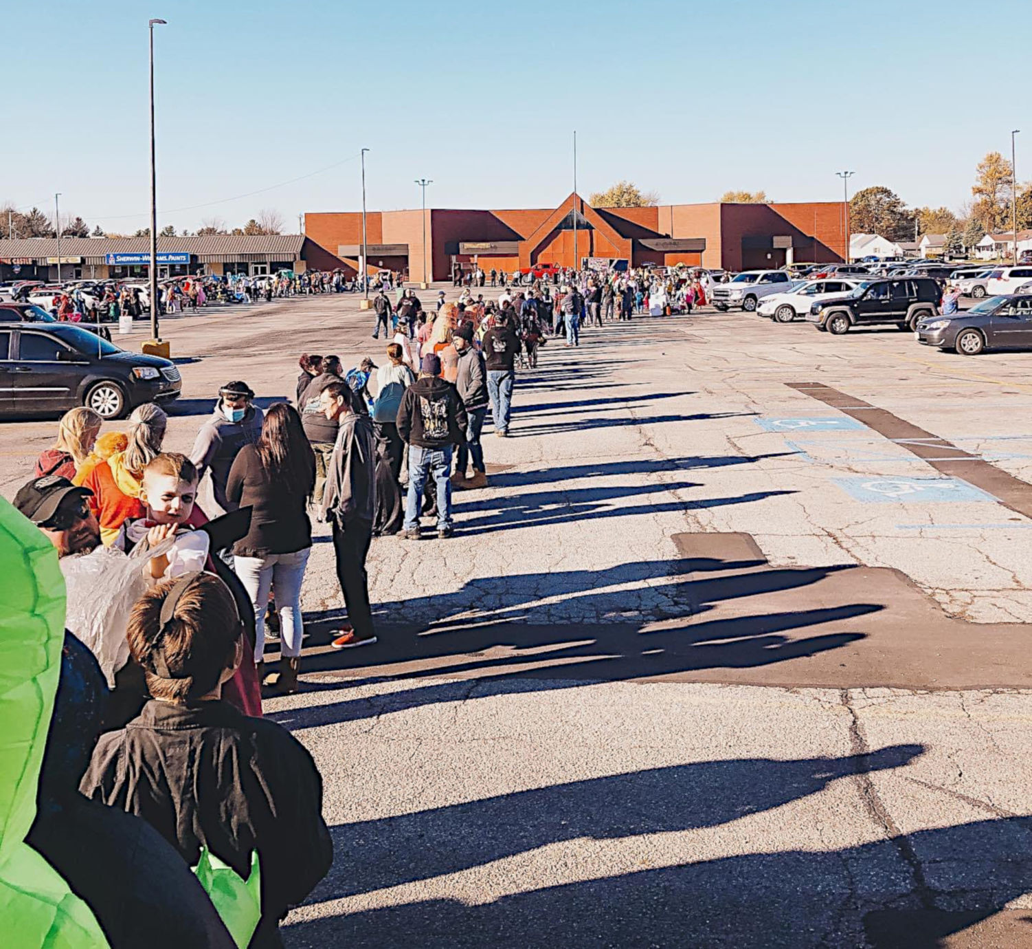 Trunk or Treat line